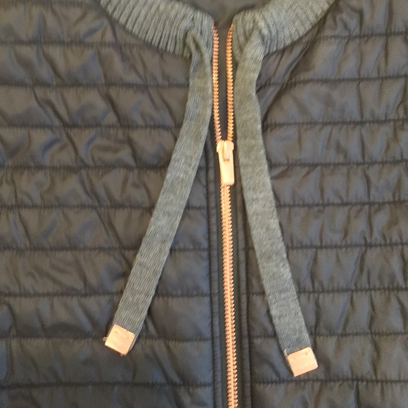 Athleta Black Quilted Tings Puffer Vest Rose Hardware & Knit Wool Trim - Picture 5 of 8